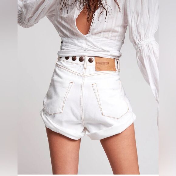 One Teaspoon studded jean short Bandits in White Beauty High Waist. 29 NWT - Picture 16 of 16
